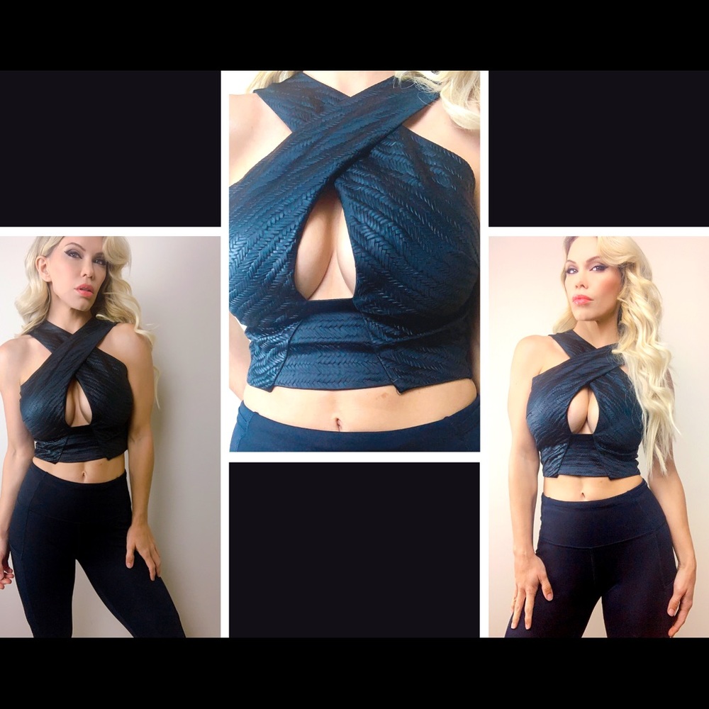 Super sexy black crossover top